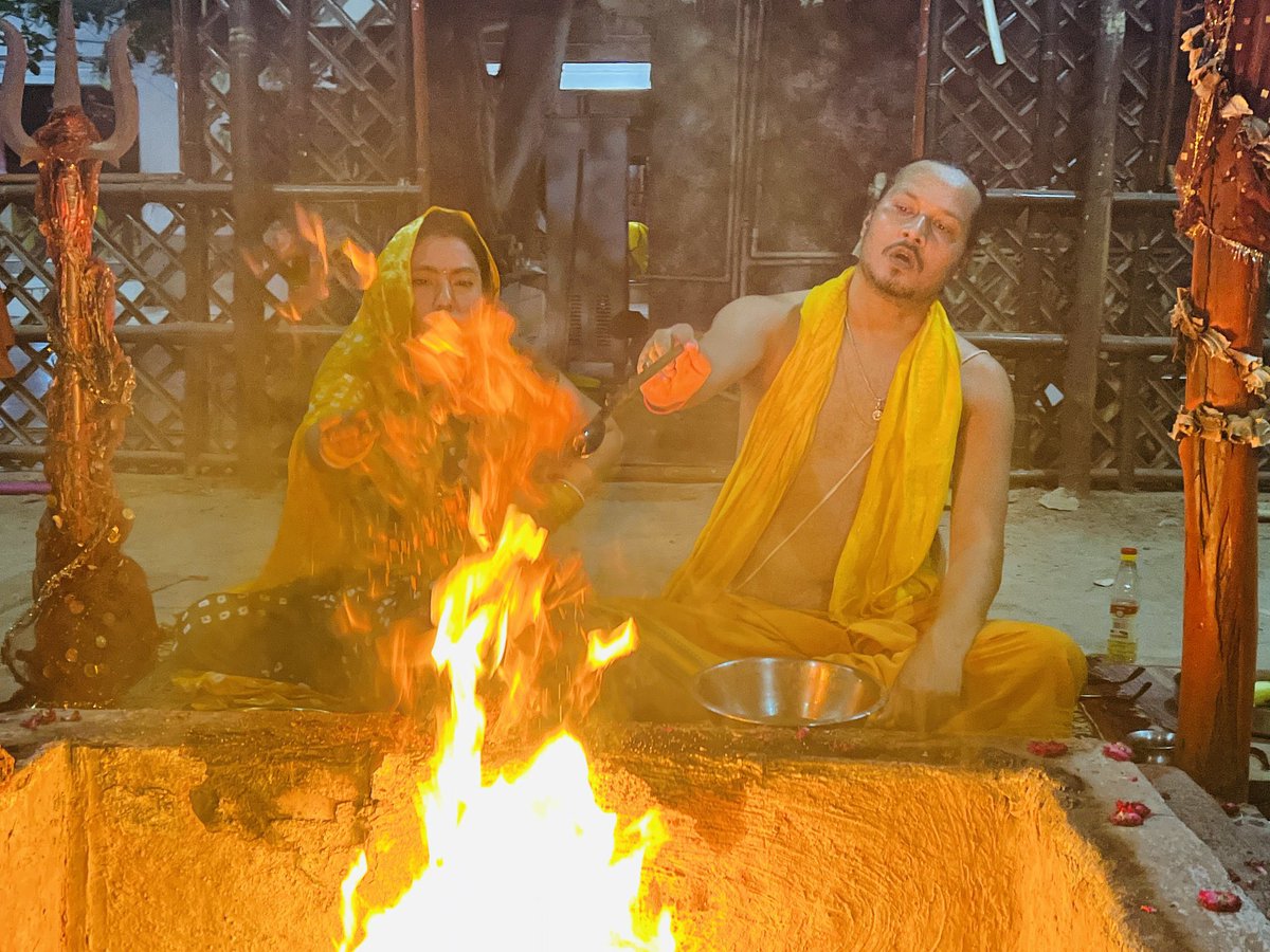 ChandanSharmaG's tweet photo. भाई अपना बब्बर शेर हैं 🐯

कांग्रेसियों के F.I.R. और धमकी को हवन कुंड में आहुति देते अजीत भारती 🔥🔥

कांग्रेस देश में अपेंडिक्स की तरह हैं जिसका कोई काम नही है, लेकिन यदि अपेंडिक्स से सुजन या सड़न आ जाता हैं तो दर्द देता है, इसलिए ऑपरेशन करके हटा दिया जाता है। https://t.co/Vwl6c4KfPI