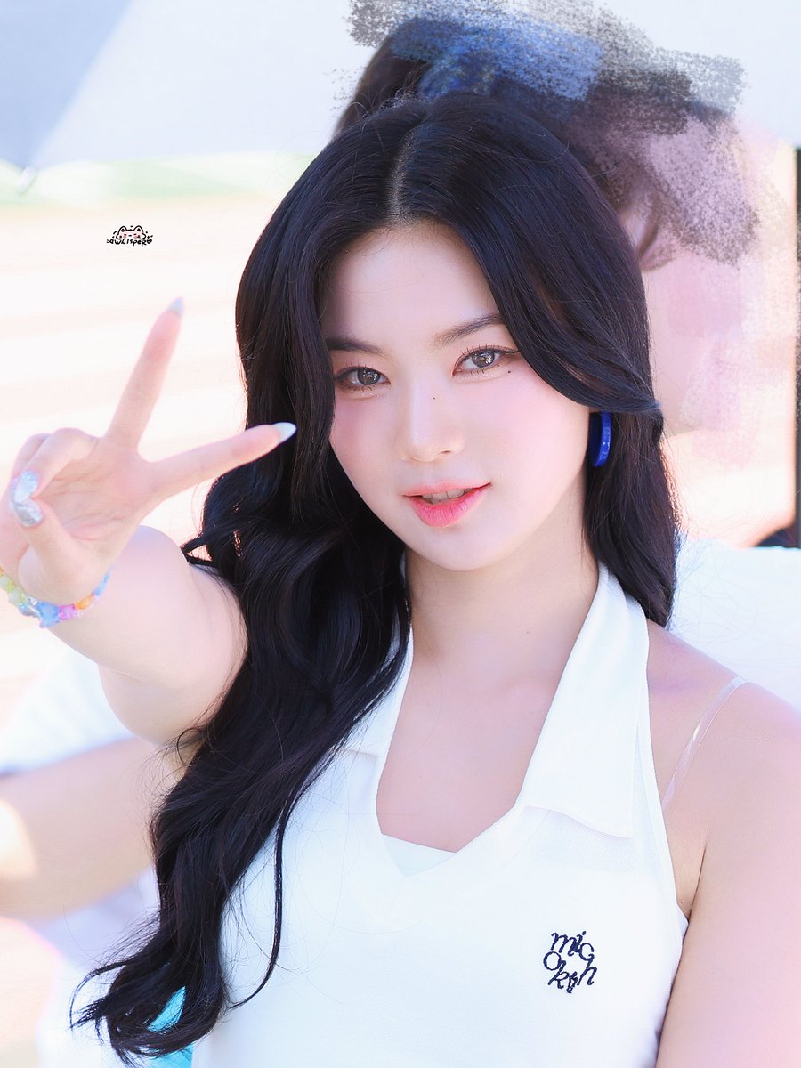 Wh1speR0123's tweet photo. 240616 팬송촬영 

🥹🥹🥹

#이사진최고
#아이사 #ISA 
#스테이씨 #STAYC https://t.co/JDQhklRcGH
