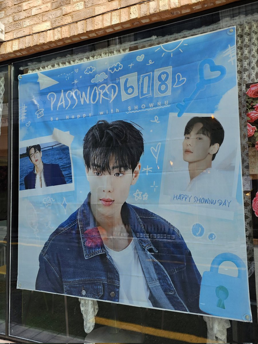 nvrmnd126's tweet photo. 셔누 생일카페 호야팡야 미리 다녀왔습니다🥳🎂🎉 셔누를 향한 청춘과 사랑 가득한 곳🥹❤️🩵 냅다 비밀번호 618만 연타하는 여성 됨🤣 열려라 손현우🔓 이쁜 카페 열어주셔서 감사합니다🙇‍♀️❤️
@MonstaX_mission
#셔누의_행복을_여는_Password_618 https://t.co/j6Kano8Oe8