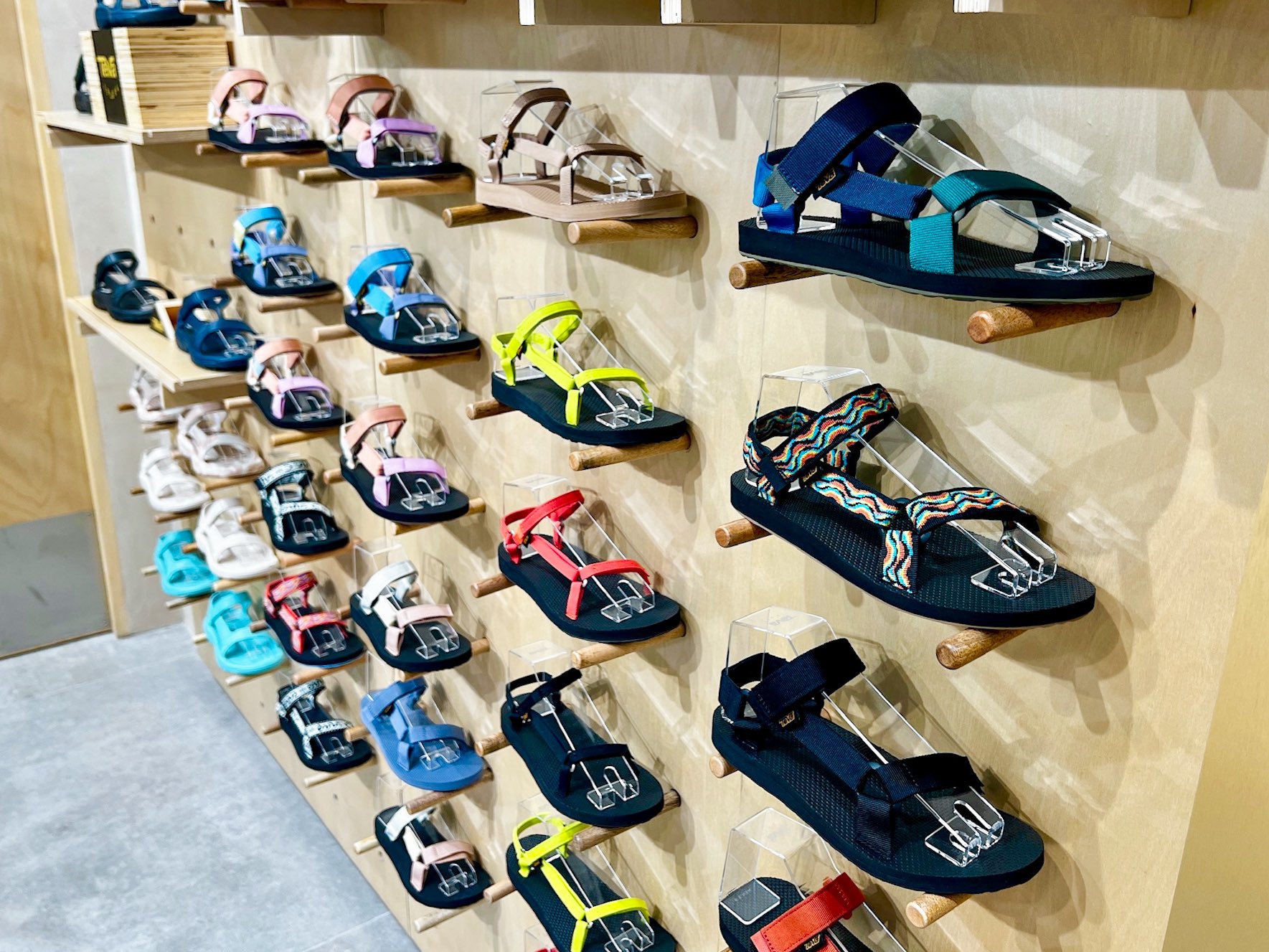 Teva mid valley best sale