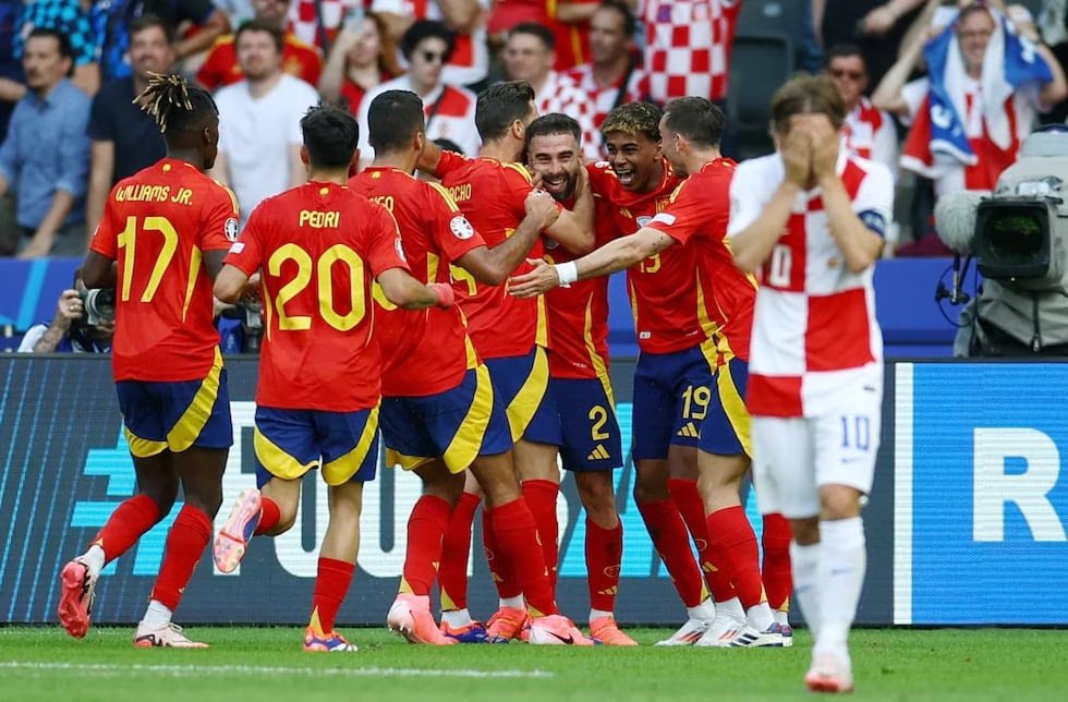 futbolaes's tweet photo. ユーロ2024 🇪🇸×🇭🇷

とにかく「個が豊か」。これに尽きます。

だからチームとしてクロアチアより強かった。

結果が出るかはわかりませんが、個の豊かさはきっと大会NO.1。

問題はどうやったらこんなに豊かになるのか。現場レベルでは解決できない壮大なテーマ。

(ナチョ😭🙌🏻🔝) https://t.co/wVLygY9McL