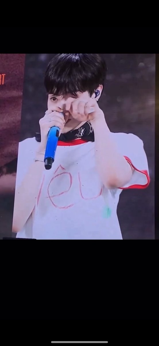 Hejuchann's tweet photo. ハンビンちゃん泣いちゃう🥹😢

#HANBIN_TEMPEST 
#HANBIN_Ơi 
#ハンビン_テンペスト https://t.co/WPqK9Pny5I