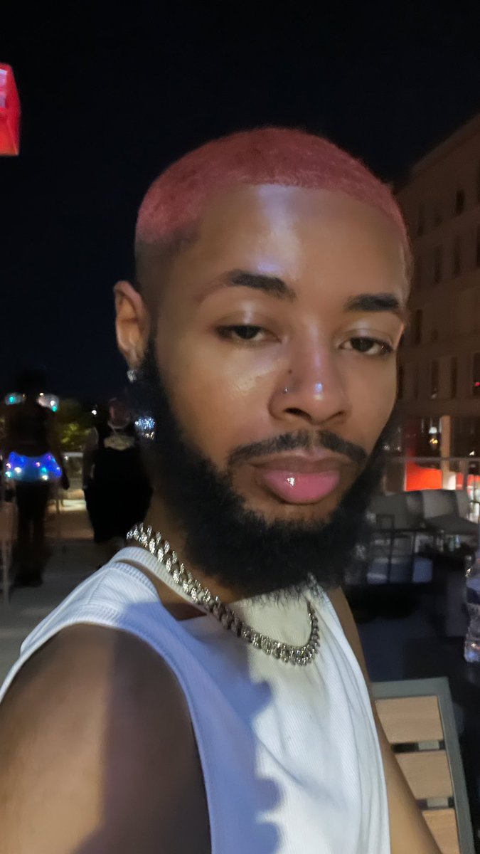 whyh8momo's tweet photo. drunk asf. https://t.co/shbgX38ZT8
