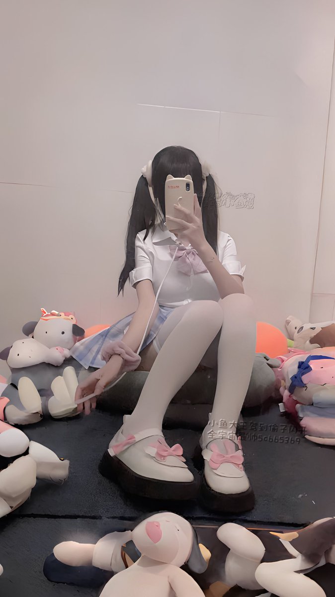 xiaoyu520XY's tweet photo. 唉，有点累累的，现在只想有个人爱上我，我能每天和他说一点很笨很笨的话...然后，然后我们就这样幸福地生活 https://t.co/E3sqQmP9pY