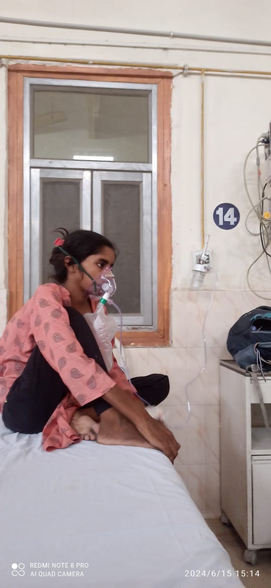 मनीषा F 20 वर्ष, मो0 7388937359 बेड न0 14 चेस्ट विभाग, BHU हॉस्पिटल में गम्भीर बीमारी से भर्ती है। मंडलायुक्त और पुलिस कमिश्नर कार्यालय को भी सूचना दी गयी है। कृपया अविलंब मदद करें।
वैकल्पिक न0 - 8840895310, 9415285433 @Varanasi_DM <a href="/varanasipolice/">POLICE COMMISSIONERATE VARANASI</a>