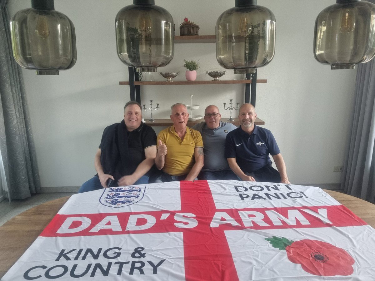 tonylonghurst66's tweet photo. Match day for the old gits https://t.co/zkdvRs9Fq0