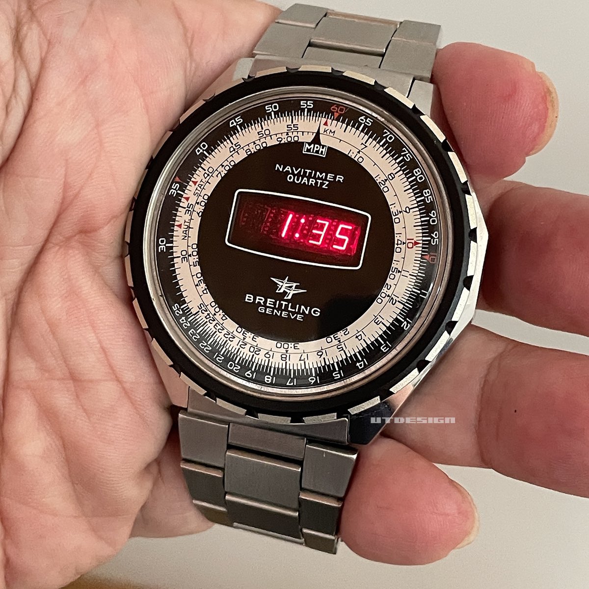 utdesign's tweet photo. Breitling 9106 LED、突然逝ってしまわれた!けどモジュール交換で生き返った!頼れるのはやはり海外の同デジタル時計コレクターだ! な事、サイトの記事に追記しました。ビンテージデジタルはほんと突然死が怖い。。😨
https://t.co/jV3vqDG9XE
#breitling #navitimer #ledwatch #ブライトリング https://t.co/SixQNwsdae