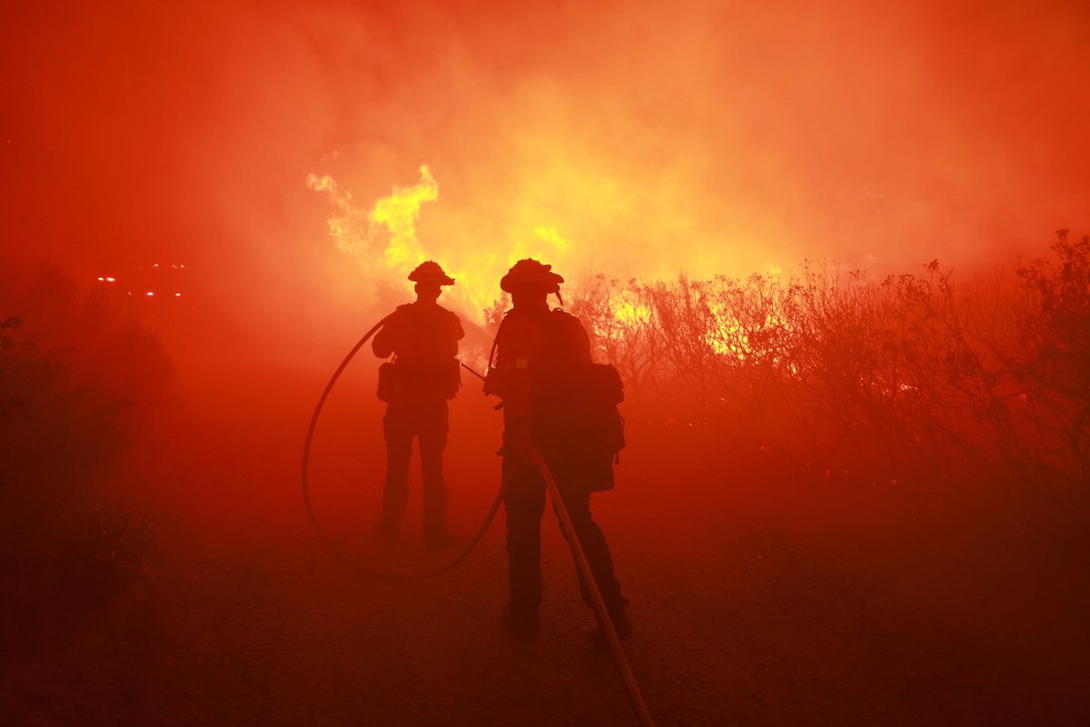SwansonPhotog's tweet photo. #postfire #california #onassignment @AFPphoto https://t.co/7q6S0tHW6P