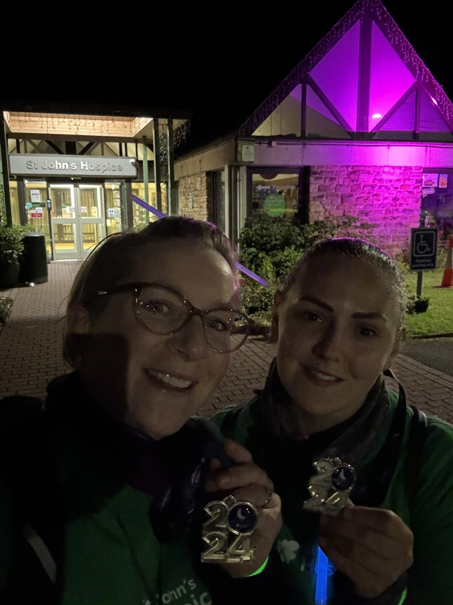 SisterScrappy's tweet photo. Fab night last night for @SJHospice #moonlightwalk
Thank you to those that sponsored me, and to @Kimberl28441030 for being amazing company! https://t.co/DUonMPnYUS