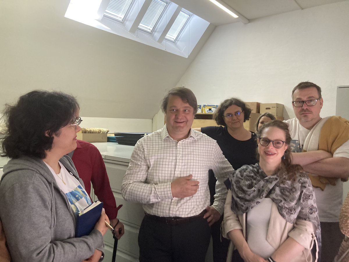 matteo_burioni's tweet photo. Eine Glasbildnegativ von 1900 der #Deckenmalerei von Samuel Bottschild aus dem Palais im Großen Garten im Landesamt für Denkmalpflege Sachsen mit Martin Schuster, Sabine Webersinke, Silke Kosbab. Corpus der barocken #Deckenmalerei der @badw_muenchen mit frz. Kollegen. #plafond3d https://t.co/cg0yjiiVNu
