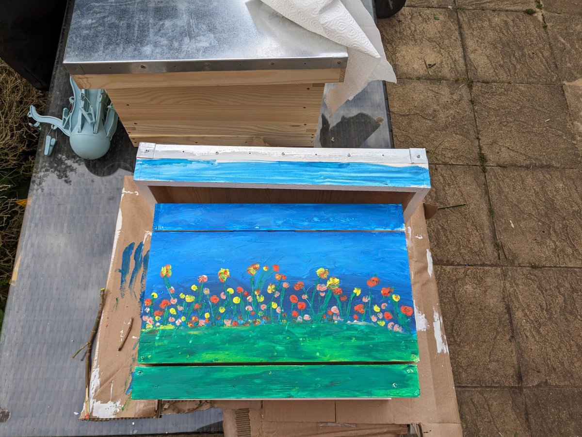 mid_bee's tweet image. Competition is hotting up! Chris’ wife has started to redesign their five hives. Show us yours!