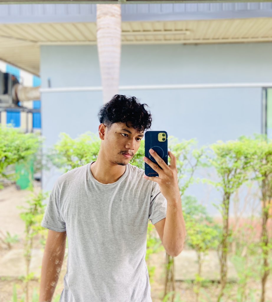 ក្មេង🧍🏻🖤 tweet media