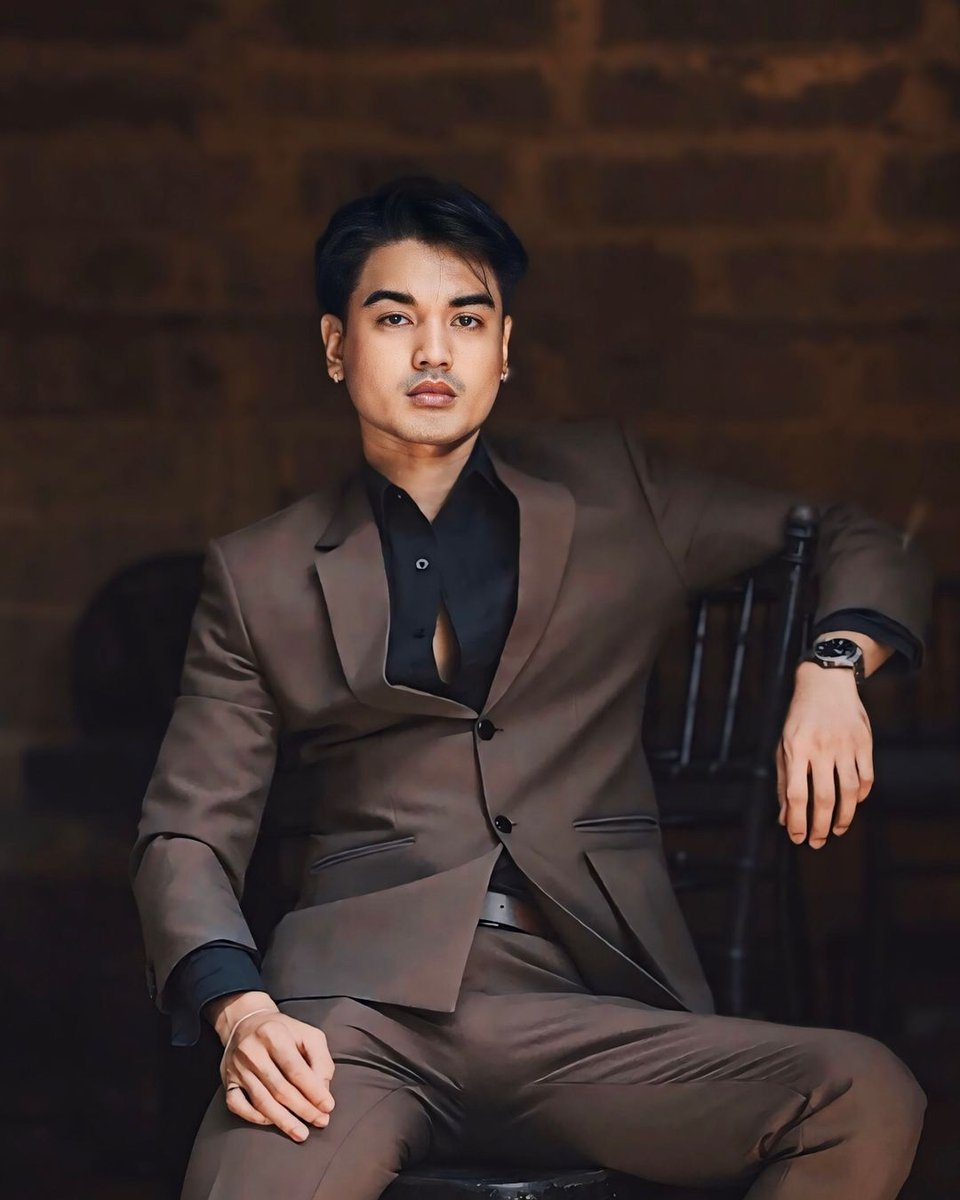 torres_jasper's tweet photo. YOU DON'T DO THAT πβ€οΈ!!
He is Joshua Reginald Banatin, 2017 Mister Grand International 4th runner-up and former #BidaMan contestant. https://t.co/xPgOQYwU1C