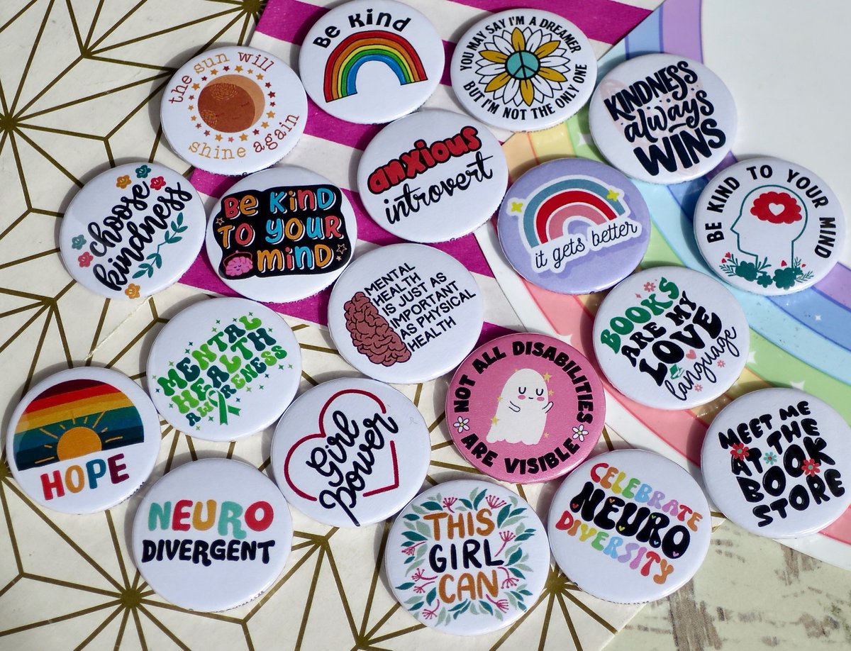 koolbadges's tweet image. 🧠 🌸 ☀️  Loving making all your positive badges this week. They're so colourful. We have so many badges to pick from &amp;amp; we ship worldwide buff.ly/3UCerg6  #goodenergy #justbeyou #bekind #youareamazing #badges #buttonbadges #handmade #ihaveanxiety #mentalhealthawareness