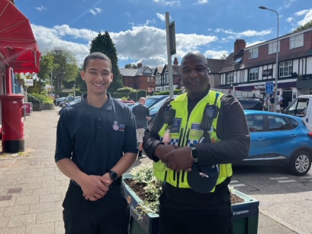 swpolice's tweet photo. Meet Derek and Daniel. The father and son duo are an invaluable part of #TeamSWP, Derek as a PCSO and Daniel as a Police Youth Volunteer (PYV).
We caught up with them for #FathersDay to chat about their shared love for policing โ and each other. ๐
https://t.co/LYCNmubiEt https://t.co/9Uw6pwtZBF
