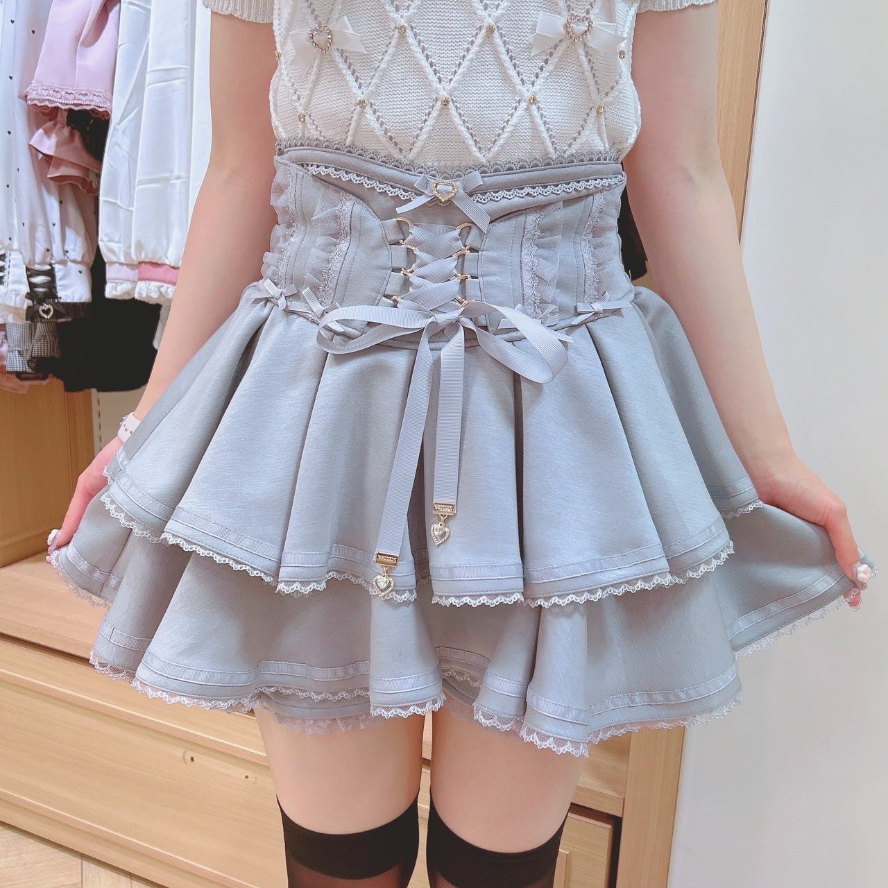 肌触りがいい LISA LIZ on  X: Skirt