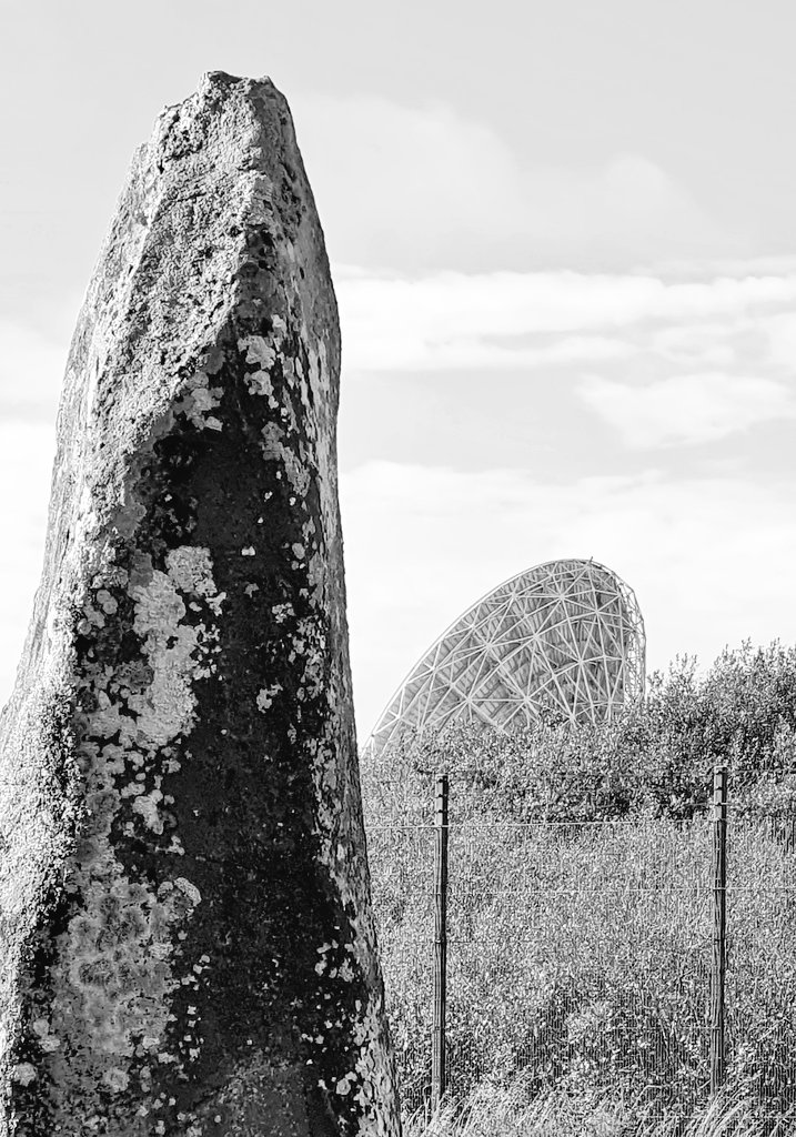A classic for #standingstonesunday, the #drytreemenhir at #goonhillydowns in #Cornwall. Satelite dish Arthur looms in the background. Both aligned to the stars. Always listening.