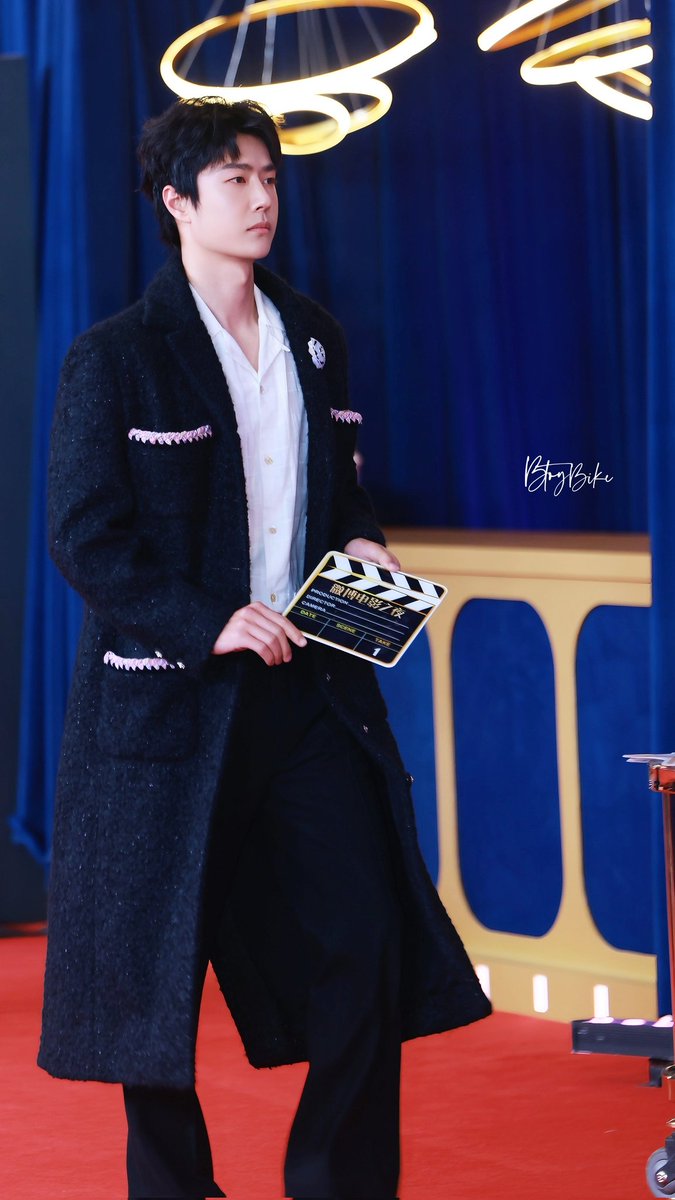 Tk25_Yb5Dt10's tweet photo. รูปน้องป๋อจากบ้านแม่ๆมาแล้ว แก้มอ้วมน่าบีบมากค้าบบบ 

WANG YIBO LIGHTS UP THE NIGHT

#WangYibo_WeiboMovieNight2024 https://t.co/PmX0UoTSRj