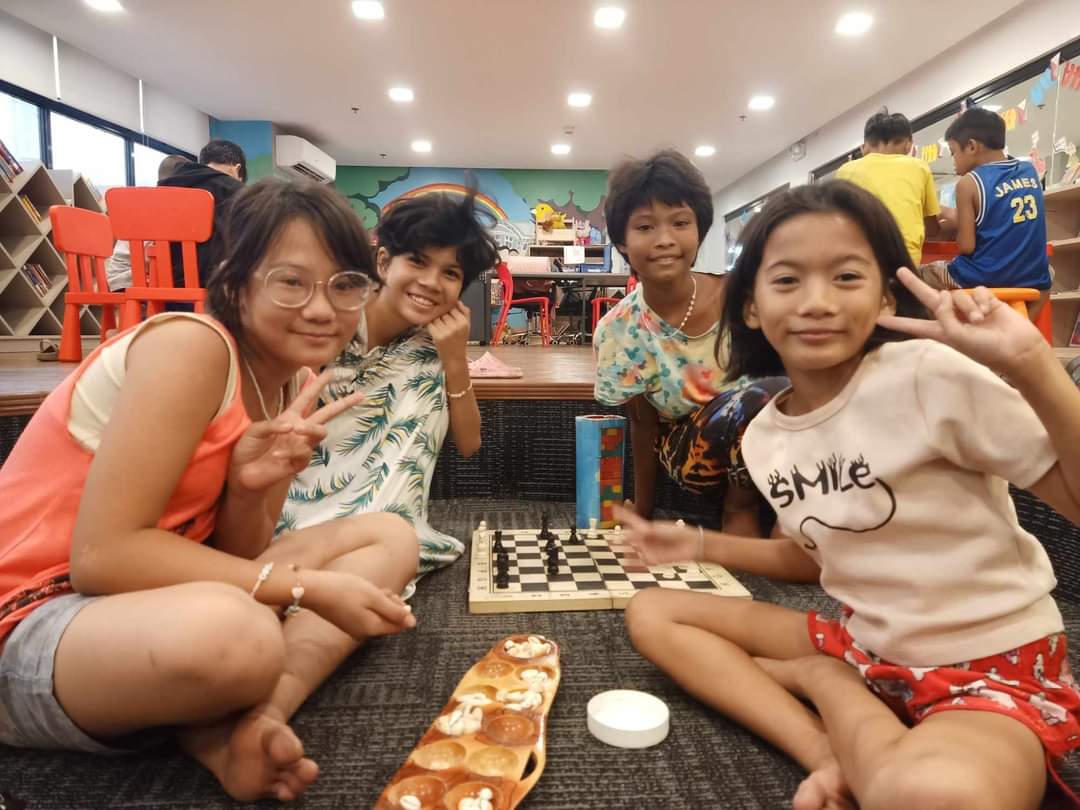valcitylibrary's tweet photo. Happy Father's Day po mula sa Valenzuela City Library (ValACE)! Here are some snapshots po at the Children's Area.
#ValACEWeekends #ValACE #ValenzuelaCityLibrary #AklatanNatinIto #AkoAtAngAklatan https://t.co/C4ufYNJm5z