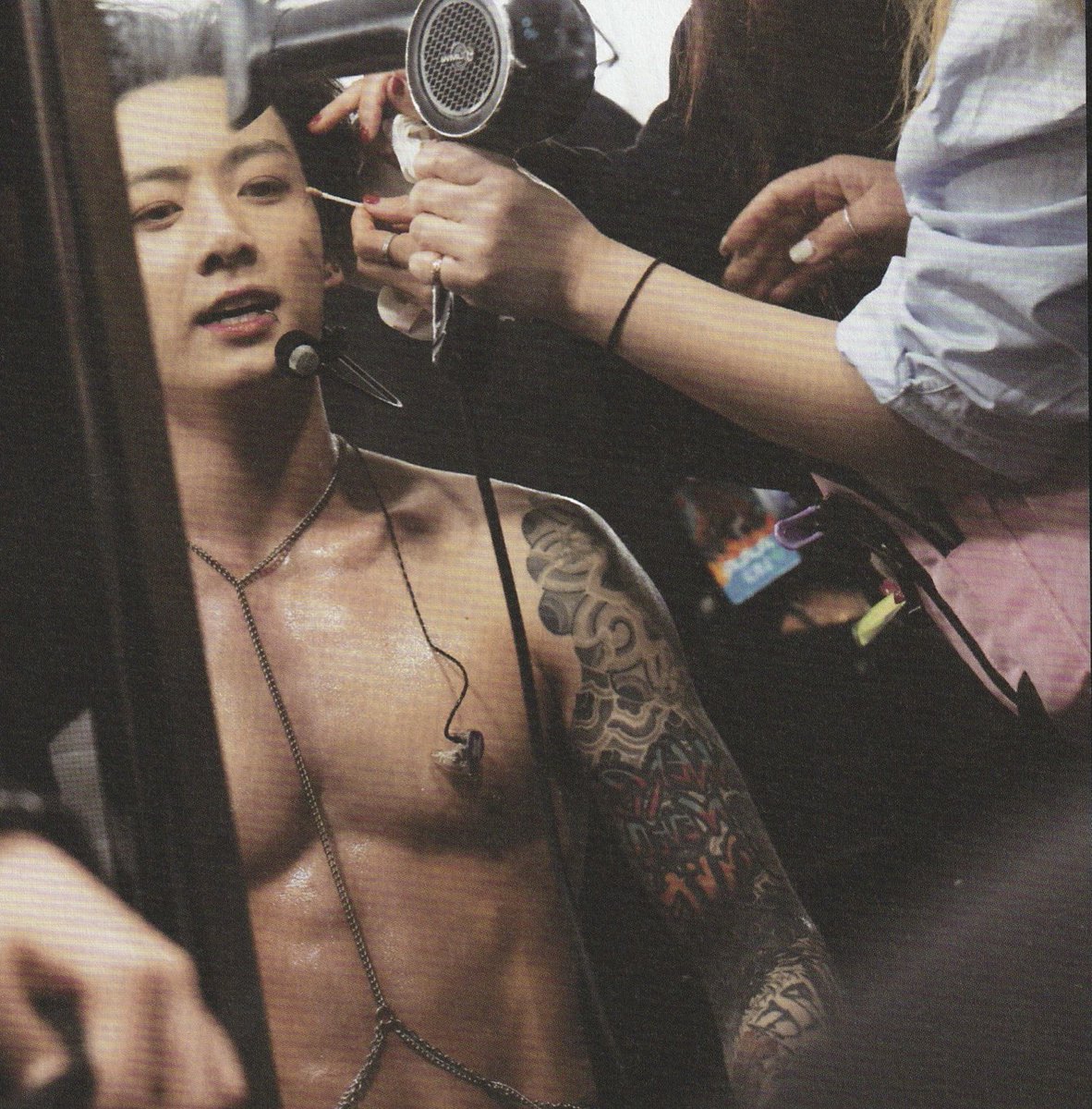 BTS_twt_JUNGKK's tweet image. 더운ㅎㅎ