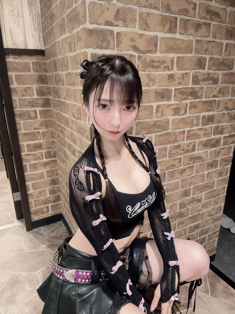 onigiri_0724's tweet photo. ムチっとしたお姉さんは好きな人どれぐらいいます？🤔
（いいね が他の人には見れなくなってきたのでこっそり♡で教えてください）

引用リツイートの人には凸りに行きます💜
#KRD8 #推しまいまい https://t.co/9E6b583HBt