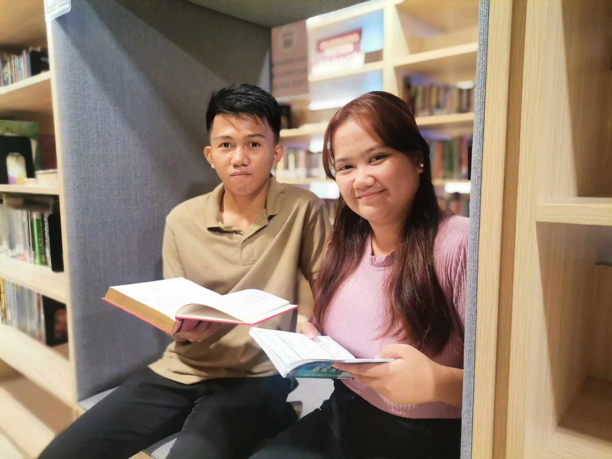 valcitylibrary's tweet photo. Mga larawan ngayong Linggo sa GF ng Valenzuela City Library (ValACE). Happy Sunday po sa lahat!โจ๏ธ
#ValACEWeekends #ValACE #ValenzuelaCityLibrary #AklatanNatinIto #AkoAtAngAklatan https://t.co/Ft520xres0