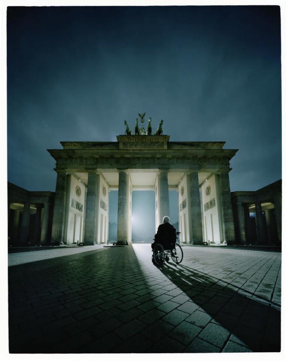 MichaWindisch's tweet image. „Es geht um Deutschland, es geht um Einigkeit und Recht und Freiheit. Es lebe ein freies deutsches Vaterland! Es lebe ein freies, einiges Europa!“

Danke, Helmut #Kohl!