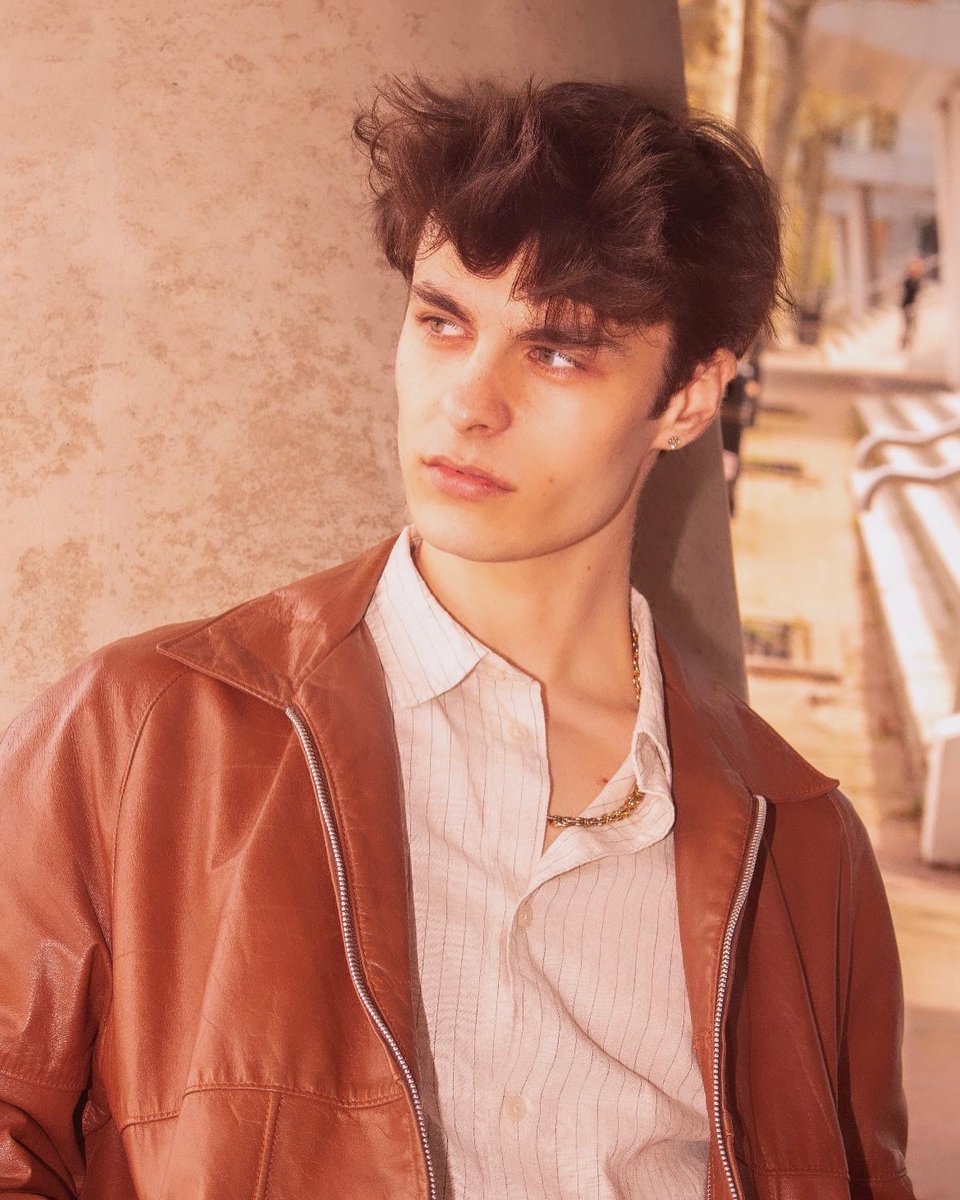 HERO ⚡️💭

Model: <a href="/hero/">Hero Bread</a>.vukk
📸: @cailisheacreative

#modelagency #modellife #fashion #style #ootd #men #picoftheday #instafashion #outfit #mensfashion #sport #athletic