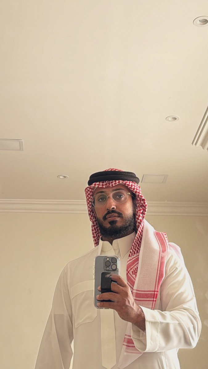 Sarri2030's tweet photo. كل عام وانتم بخير وتقبل الله طاعتكم 🌷 https://t.co/EDjU0qV4MJ