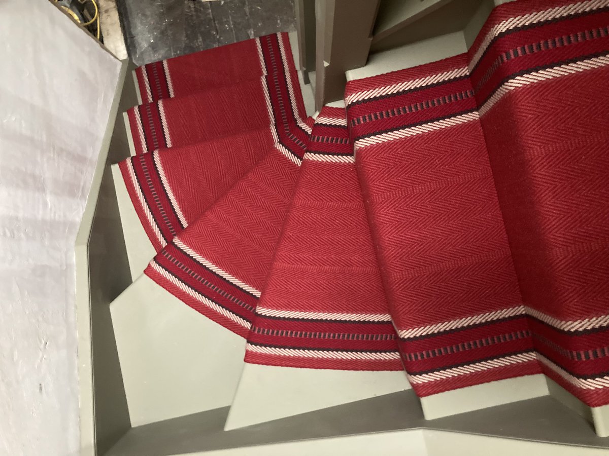 SDScarpets's tweet photo. What a stunning little staircase in this beautiful red colours. 
Ludlow Shropshire
@Roger_OatesUK https://t.co/XzoEYoYvNv