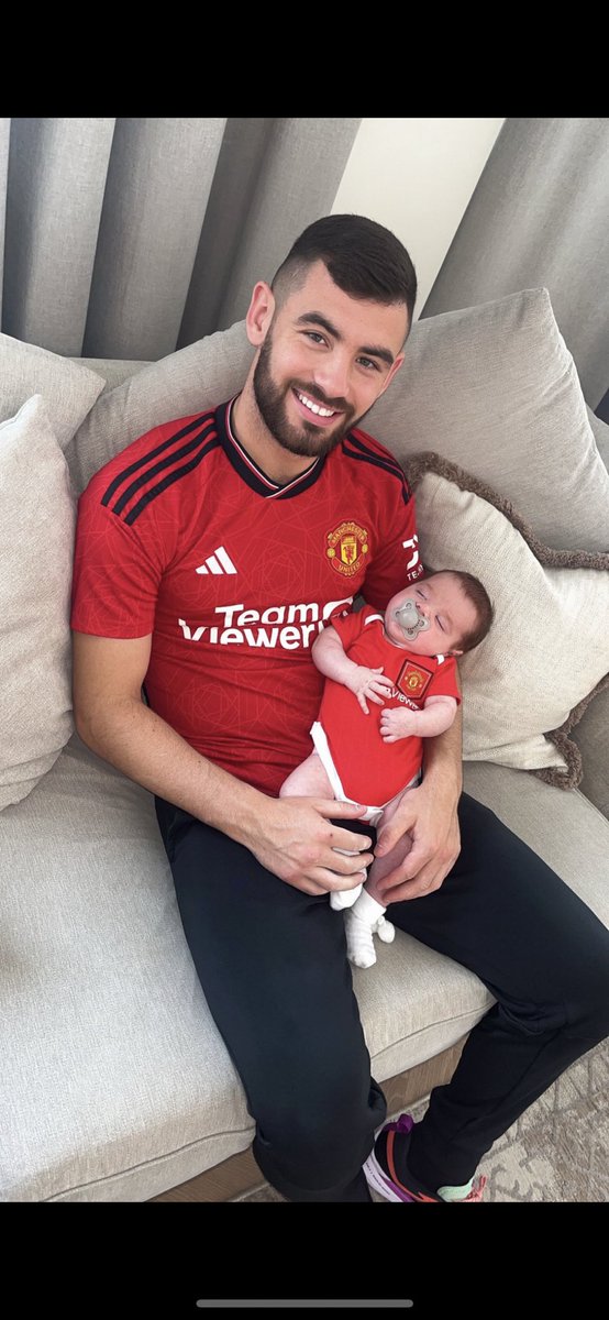 MichaelMervyn4's tweet photo. Happy first birthday to my best mate. Love watching you grow everyday❤️ Happy Father’s Day to the best da and Granda I could ask for ❤️ @MichaelMervyn1 https://t.co/0USTS4artJ