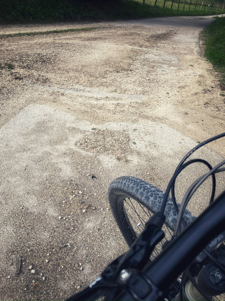 regfleur99's tweet photo. Bon dimanche #vtt #dimanche https://t.co/8obEYpIngM