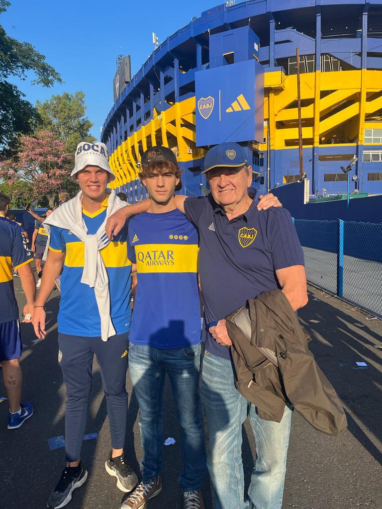 dioni_vg's tweet photo. @la12tuittera Que honor poder presumir que este viejo sabio es mi abuelo, VAMOS MICHO! https://t.co/ujJb6HklNn