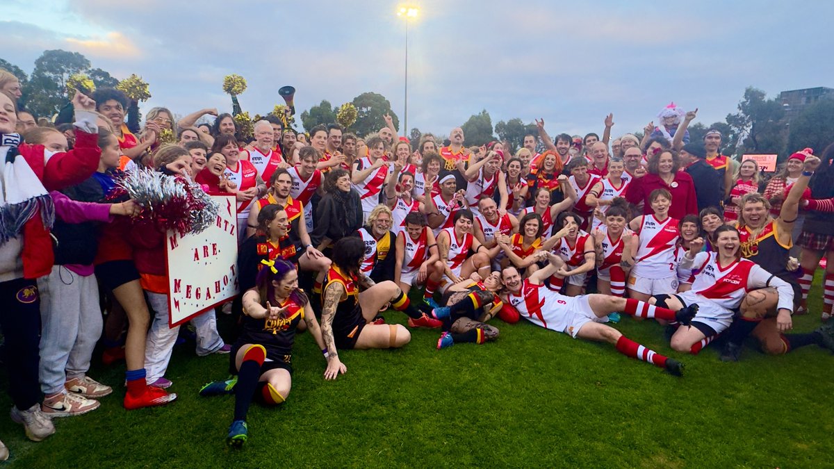 𝓒𝓪𝓻𝓫𝓲𝓮 𝓦𝓪𝓻𝓫𝓲𝓮 🐓 tweet media