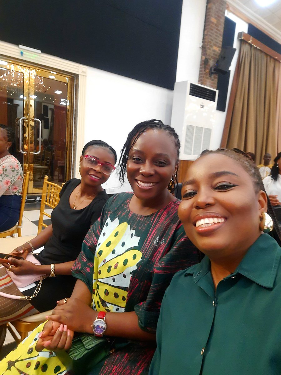 rennieakin's tweet photo. Happy Father's day from the beautiful ladies of #daystarAlimosho https://t.co/p60wHEms8s