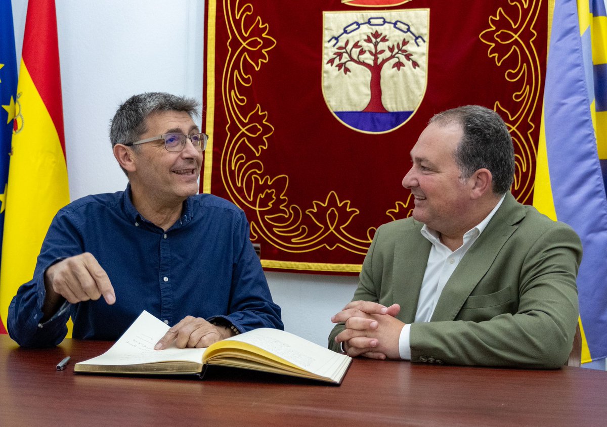 DipuHU's tweet photo. ✅ #santaanalareal estrena un local de restauración con el respaldo de la @dipuhu #huelva con una inversión de casi 50.000 euros del PFEA . El presidente provincial, @davidtoscanocontreras , destaca que el establecimiento genera empleo y riqueza.
https://t.co/F5L1L92Wty https://t.co/KqjCGehFMS
