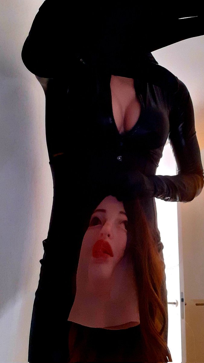 Wait, no peeking...And don't you dare take a picture 😾!

#femalemask #femalemasking #masking #crossdresser #crossdressing #maletofemale #femaledisguise #shiny #catsuit #wig  #latex #unmasking