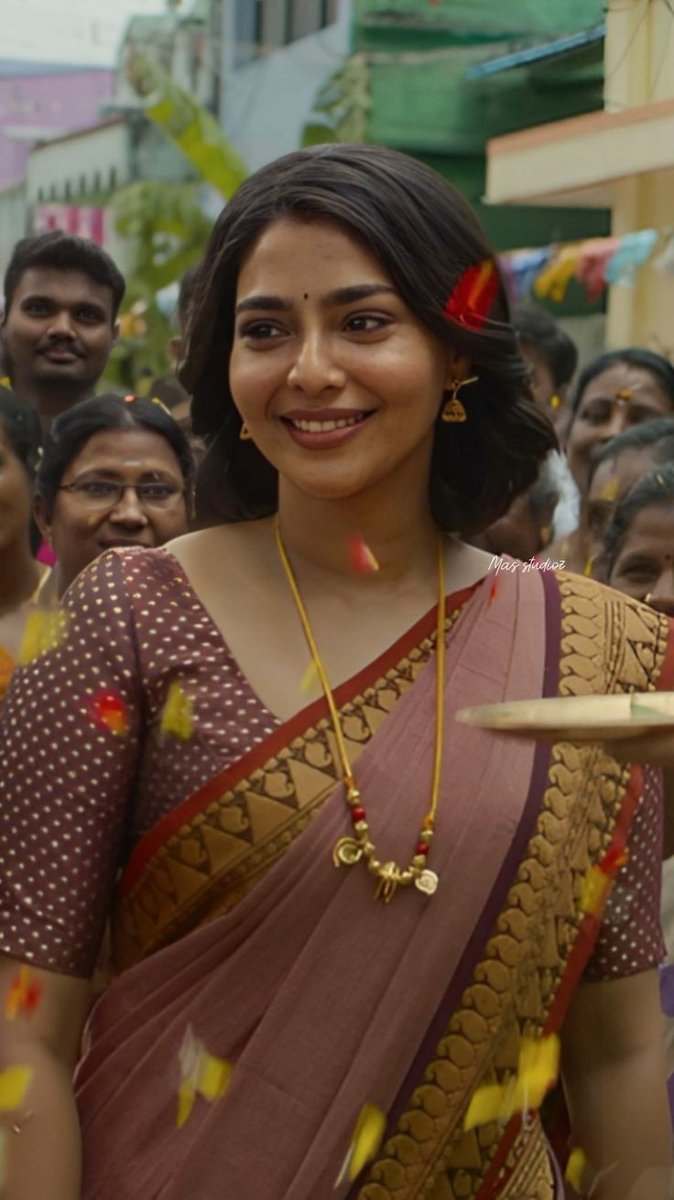 DiyaPottachi's tweet photo. Sissy me going to my Bull's house after marrying him. My mother-in-law welcoming us

Athai ~ Idho paru marumagale, nalla saptu kidu kidu nu valanthaven en magan. Avanuku nee dhan nalla sugathu kudukanum

Me ~ Adha nan pathukren athai, ungai payanuku daily sugam kudupen😍🥰 https://t.co/7Acsm7gDgO