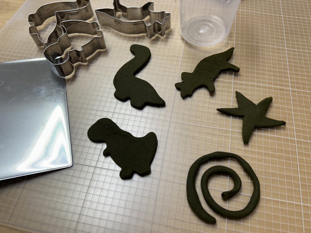 yakuiku_lab's tweet photo. O-Laboにて
薬草から作る蚊取り線香教室を
開催しました✨

虫や蚊について、虫除け対策
蚊取り線香を使う際の注意を
添付文書を見ながら...

問題になる事例について
グループワークで話し合った上で

手作り蚊取り線香を作ってもらいました。

本日は、大分市で。
来週は、宇佐市で開催します。 https://t.co/9AlP6tGvp9