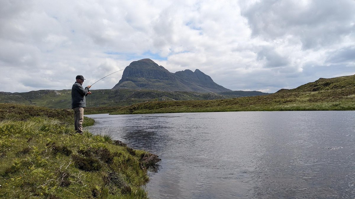 AssyntFly's tweet photo. Catching #suilven 😁 #flyfishing #assynt #troutfishing https://t.co/dE3Z0XQbrL