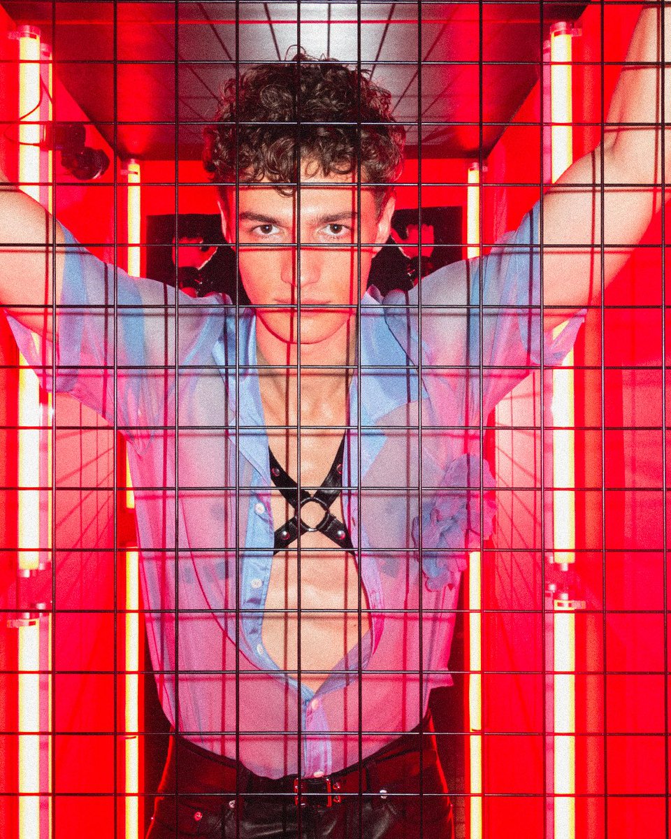 Dsquared2's tweet photo. #D2HEAT: Locked in Latex 🗝️

Shot by #LudovicoFranzolini

#DSQUARED2
#D2SS25 https://t.co/o9Vrgerm3O