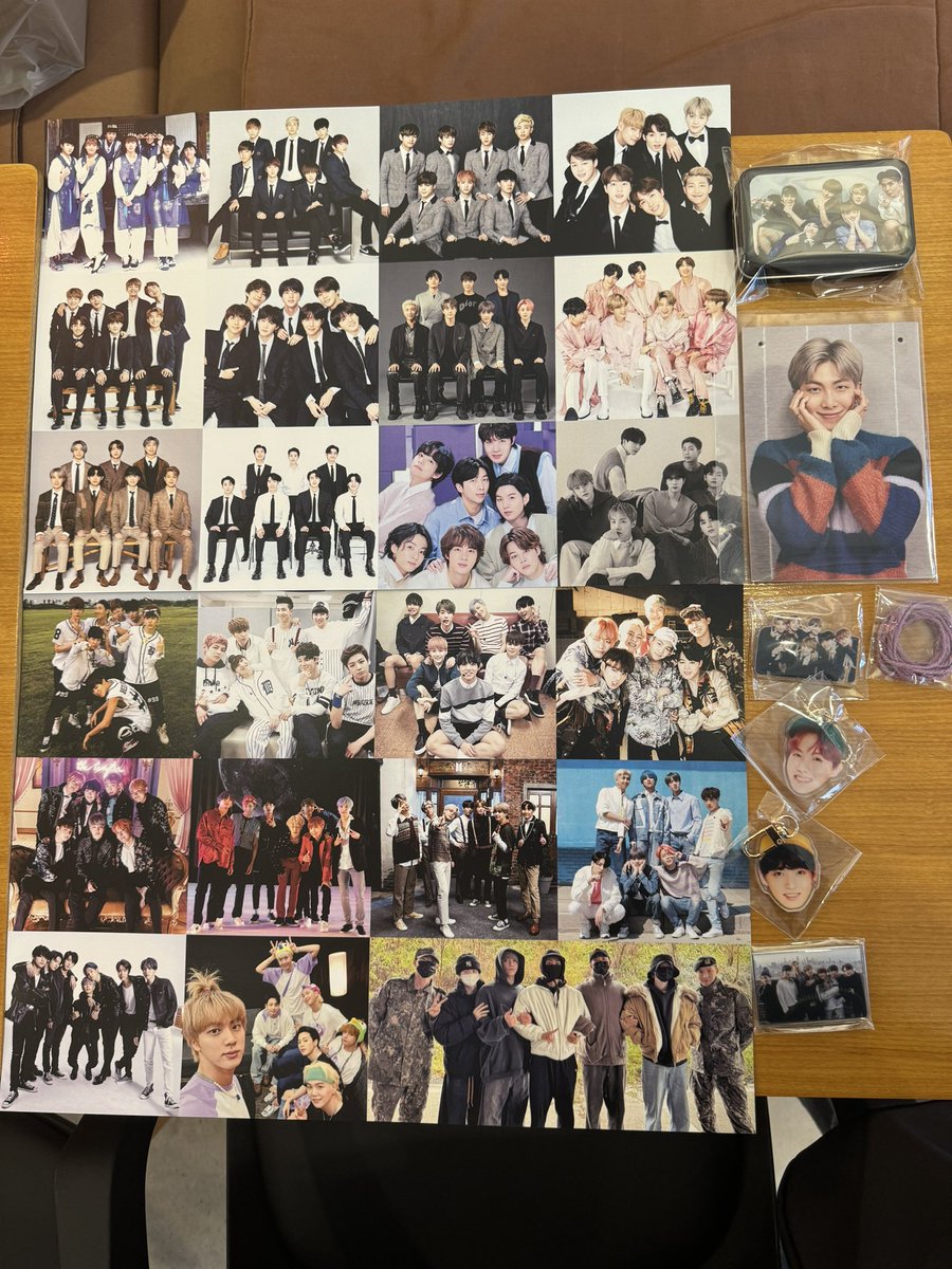 달싸 빠지면 서운해
기본 특전부터 럭드까지 진짜 여기 안가면 후회해..
사장님께 손수건 드렸더니 너무 좋아해주셔서
제가 더 감사한 하루였어요🤭
준비해주셔서 너무 감사합니다!
<a href="/dalssacafe/">카페달싸</a>  
#BTS11thAnniversary 
#BTS #방탄소년단 #방탄소년단_데뷔11주년
#보고싶다_이렇게말하니까더보고싶다