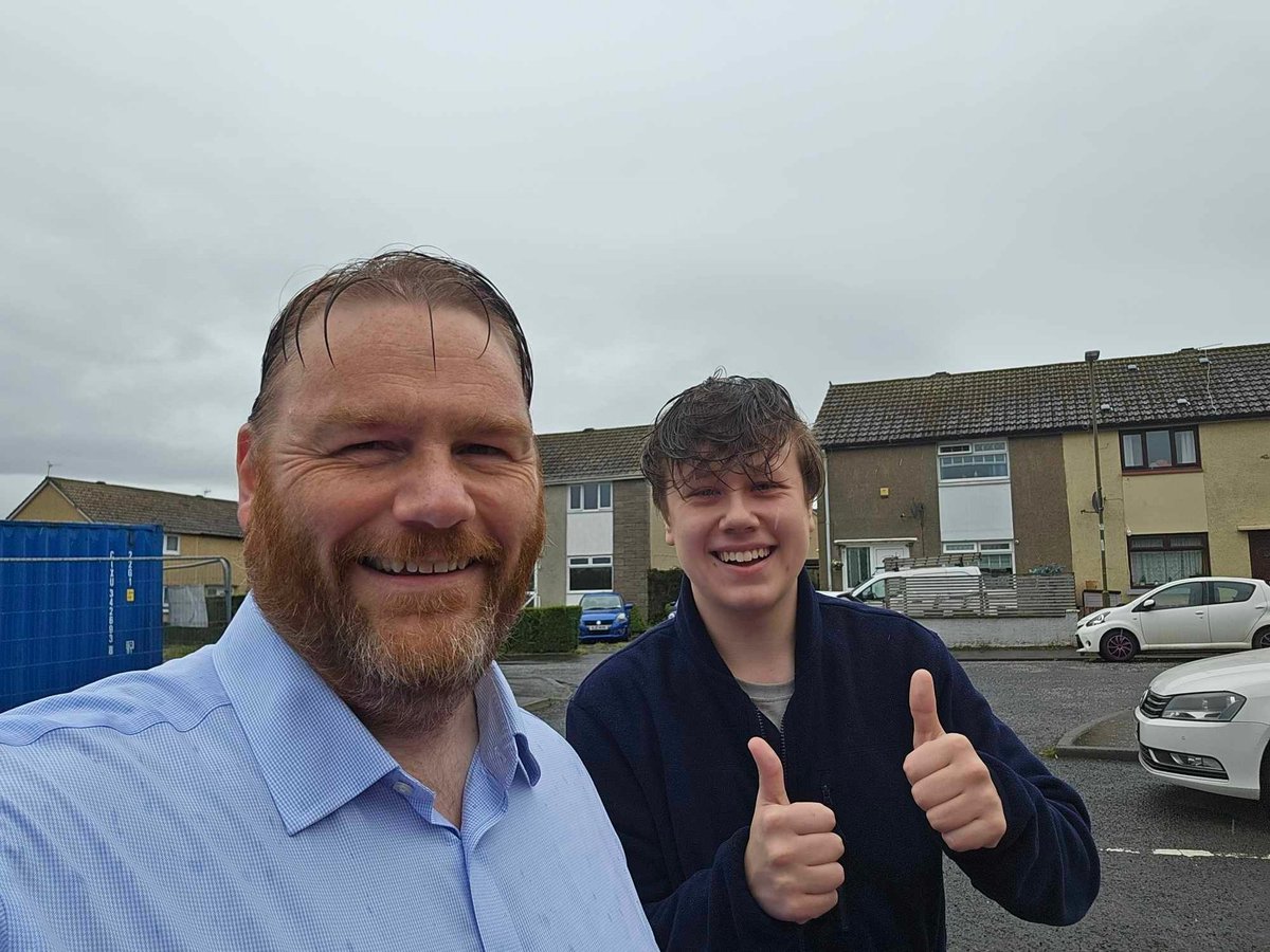 OwenThompson's tweet image. 💛☔️ Thanks to everyone out campaigning for the SNP in #Midlothian today. Despite the rain we still had a great afternoon!

Our local members are absolute champions 🙌 

#ActiveSNP ##Midlothian #VoteSNP