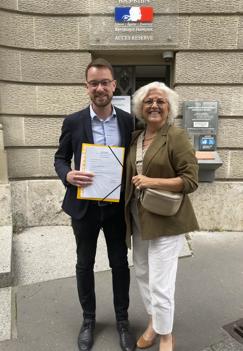 EmmanFernandes's tweet image. 🔴 Nous sortons de la #préfecture avec Mireille Cassone

Nous sommes officiellement candidats aux élections législatives. 
Nous sommes fiers de porter le programme du #NouveauFrontPopulaire !

En espérant que vous nous donnerez la force de gouverner

👉Allons voter le 30 juin !