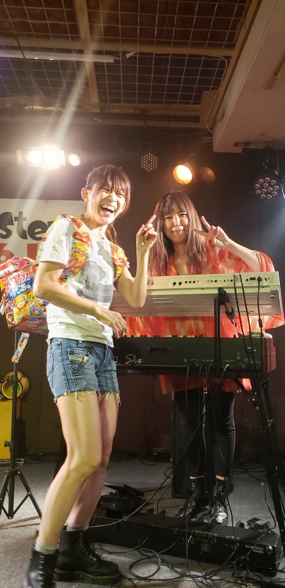 honeytrapmm's tweet photo. 今日はAKOさん主催のライブでした✨
いろんな演者さんとの出会いは凄く刺激的です❣️
#中津StepHALL
#teamAKO
#サンムーンパッケージ
#蜜toラップ https://t.co/gxuAarvF8m