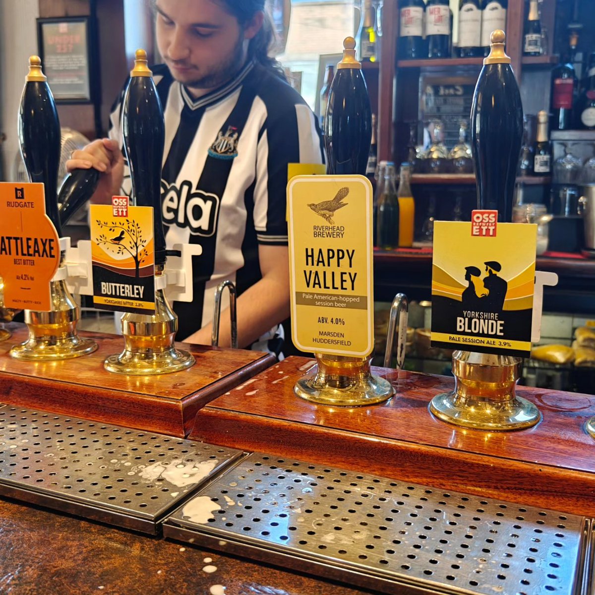 nickcoen's tweet photo. What a boozer! https://t.co/a86sluGQ5w