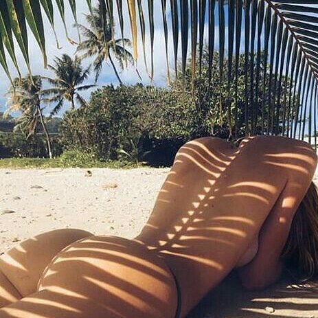 ——————𝕊𝕦𝕟𝕕𝕒𝕪——————

𝑀𝑖𝑠𝑠𝑖𝑛𝑔 𝑡ℎ𝑒 𝑠𝑢𝑛 𝑎𝑙𝑙 𝑜𝑣𝑒𝑟 𝑚𝑦 𝑠𝑘𝑖𝑛 

( #SeductiveSunday )