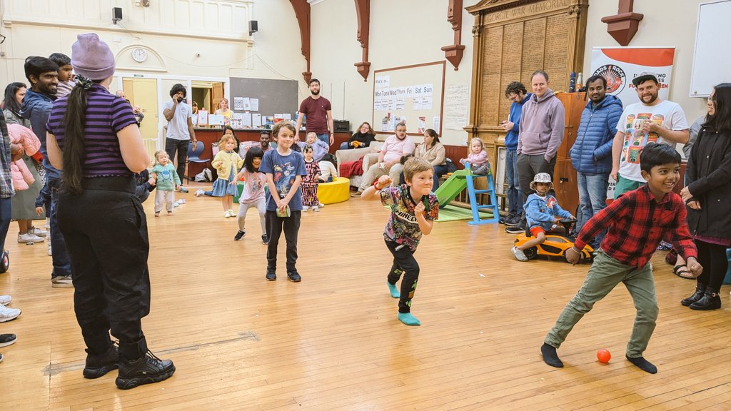 Fathers Day family takeover of Gorgie! Thanks to the 130 Dads, Mums, children, Grannies and Grandads who joined us today at <a href="/GorgieMem/">GorgieMem</a> 
#Fathersday #fathersday2024