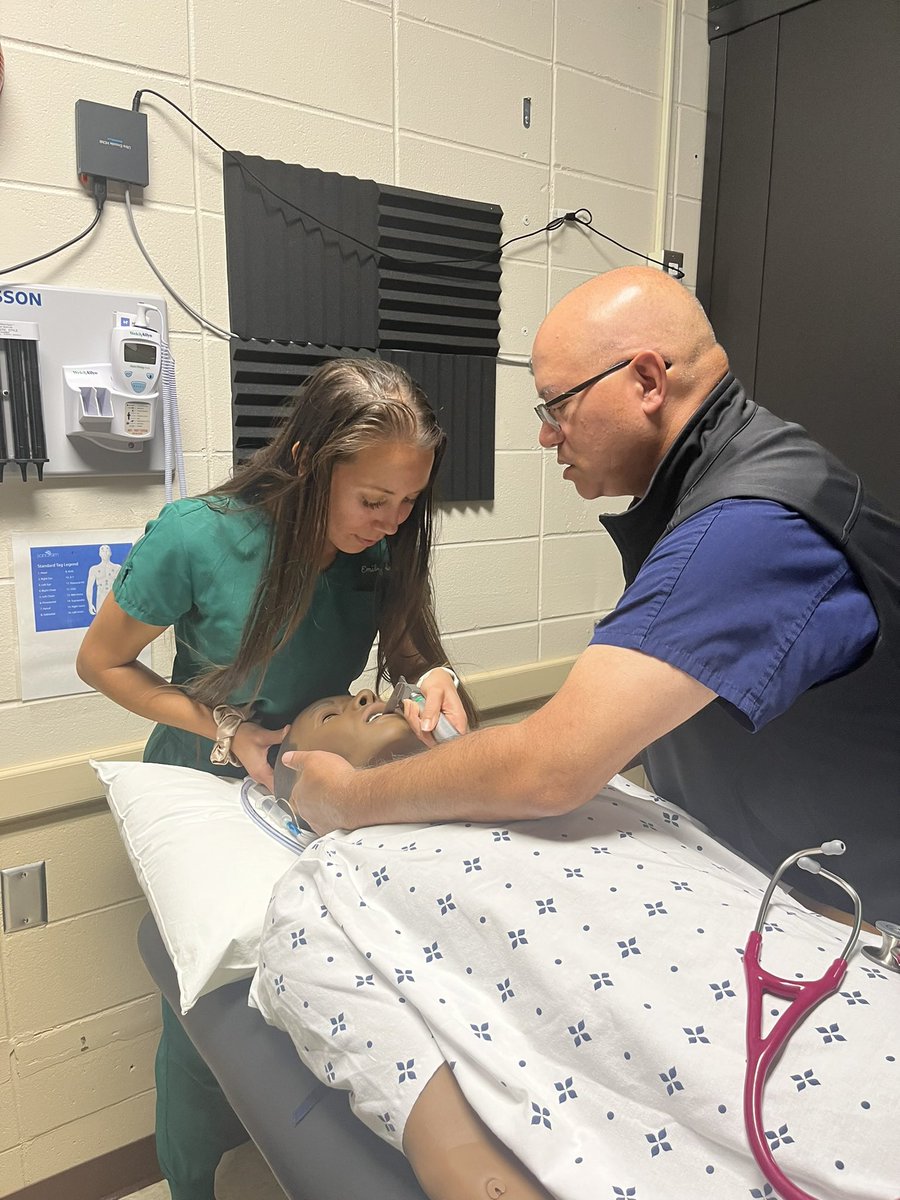 emily_rstack's tweet photo. There are a million reasons I want to be a doctor, but having a kickass Dr. Dad takes the cake. My poppy has shown me the joy that comes from serving the community as a physician and educator. I hope to be half the doctor he is some day❤️ #medtwitter #fathersday #drdad https://t.co/y0s0qA7waj