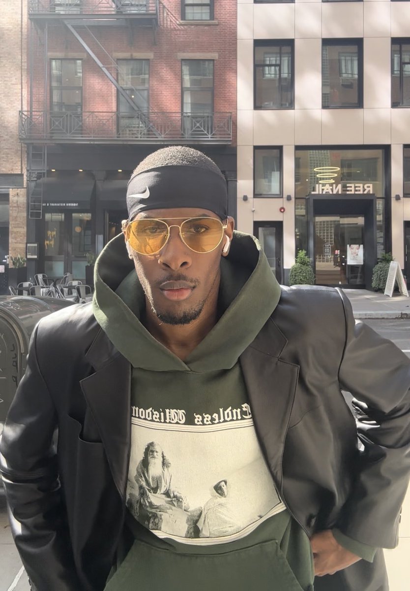 monsieurmosess's tweet photo. I’m always going to get the best pics from a video✨ #GymDays https://t.co/nm9nWDXzpW